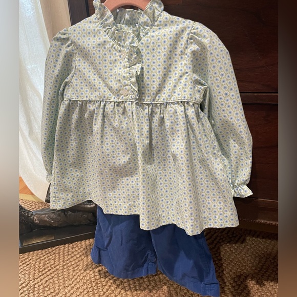 Little English 3T Ruffle Top and Corduroy Pants - Picture 1 of 1